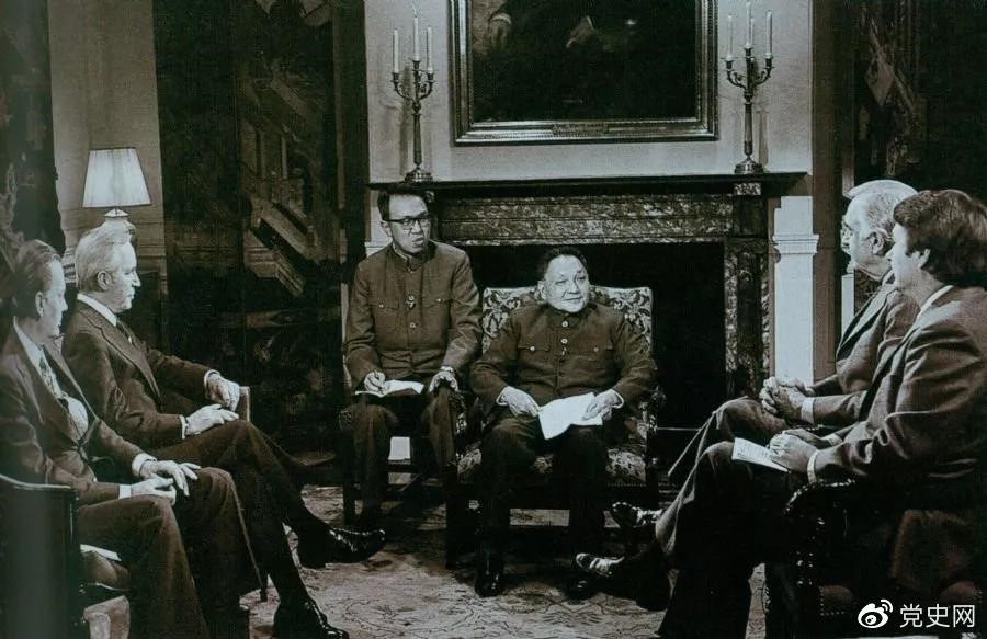 1979年1月31日，鄧小平在華盛頓接受美國(guó)廣播電視界采訪。