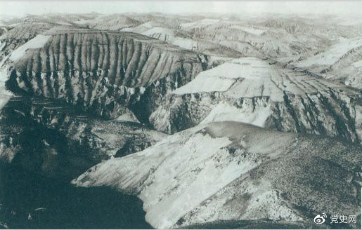 1947年4月14日，西北野戰(zhàn)兵團(tuán)取得了羊馬河戰(zhàn)役的勝利。圖為羊馬河戰(zhàn)役戰(zhàn)場(chǎng)。