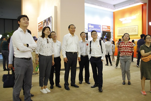 主題黨日活動（慶祝中華人民共和國成立70周年大型成就展）02.JPG