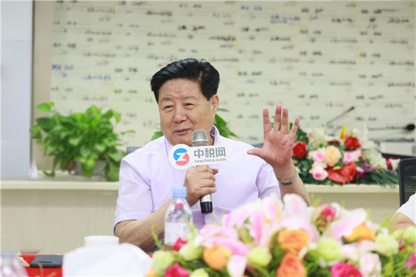 李子彬會長帶隊考察中稅網3.jpg