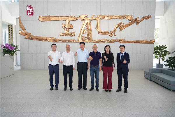 中國(guó)中小企業(yè)協(xié)會(huì)會(huì)長(zhǎng)李子彬一行蒞臨金蝶軟件園，共話賦能中小微企業(yè)智慧成長(zhǎng)_副本.jpg