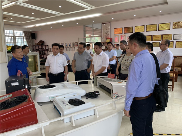 中國中小企業(yè)協(xié)會與柳州市人民政府召開工作座談會1_副本.jpg