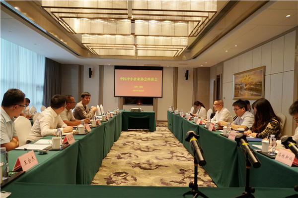 中國中小企業協會會長李子彬一行赴蘇州市走訪調研4_副本.jpg